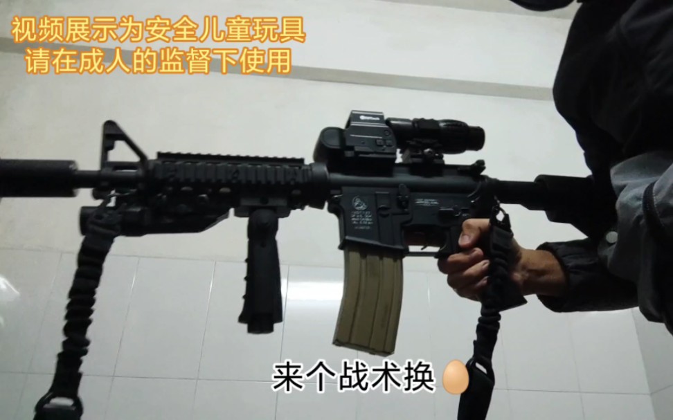 外国小伙展示国产玩具司骏m4