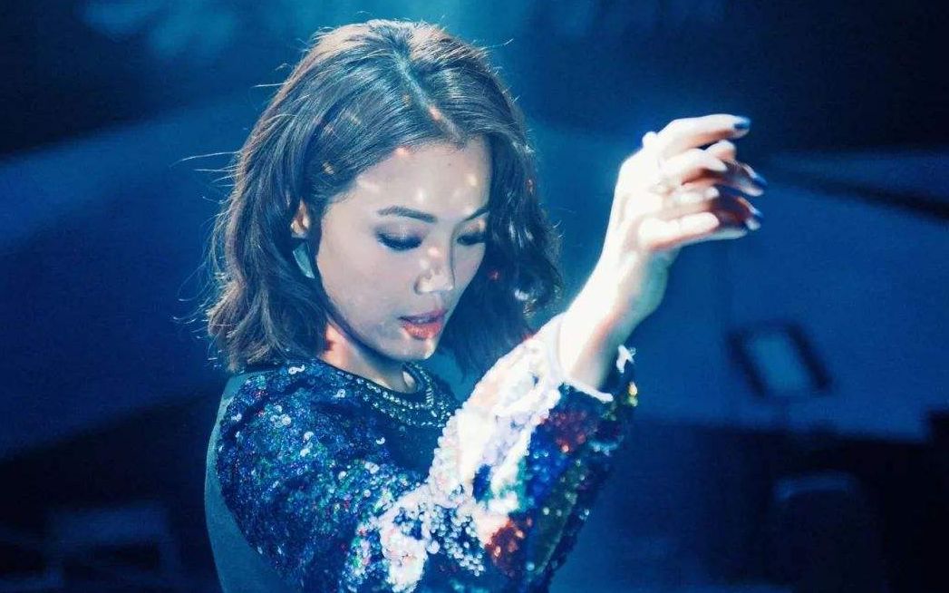 [图]【容祖儿】Joey Yung 《那些没说出口的话》情感向MV