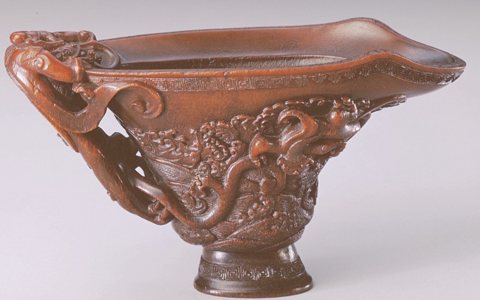 为何古人这么爱用犀牛角做杯子?