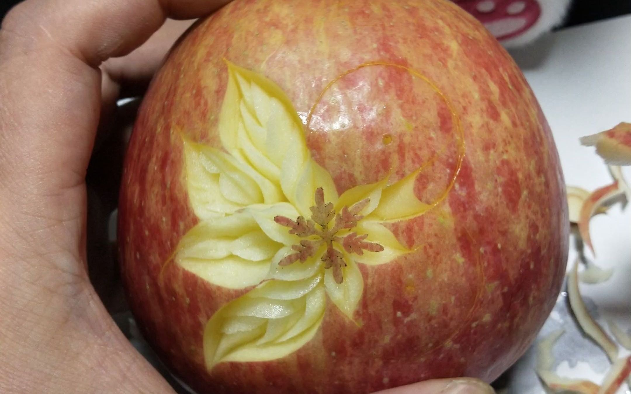 雕雪花教程二 苹果做的雪花水果雕刻艺术水果拼盘艺术创意水果雕花