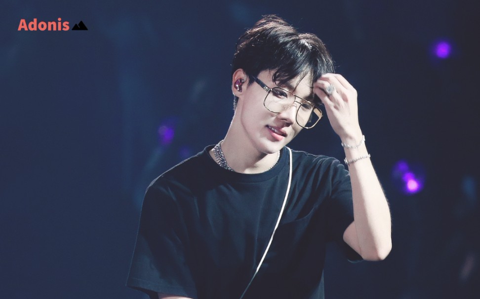 郑号锡锡神站adonis姐的micdrop舞台直拍好想再看酷哥跳舞