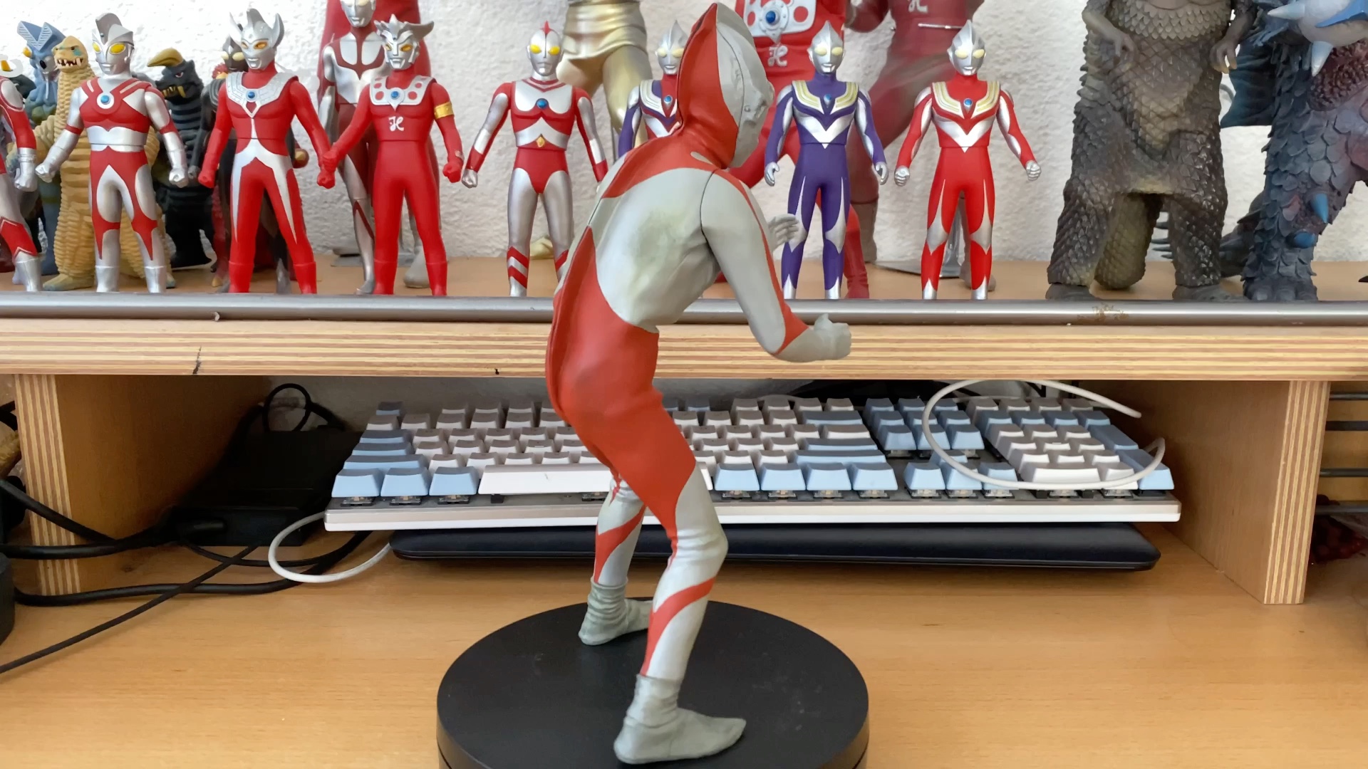 初代奥特曼xplus初代奥特曼和百慕拉套装展示梦开始的地方