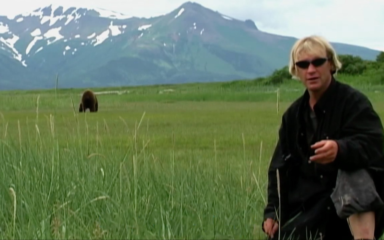 【赫尔措格/Herzog】《灰熊人/GrizzlyMan》(2005)开头哔哩哔哩bilibili