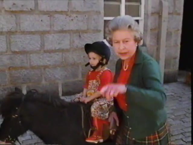 [图]伊丽莎白女王溜孩子日常【Her Majesty Queen Elizabeth II】