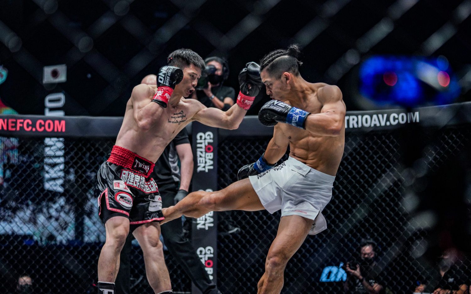 中日站立教科书式对决 邱建良vs秋元皓贵