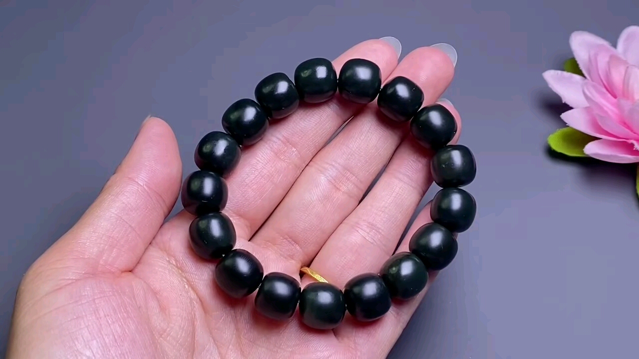和田玉黑青老型手串