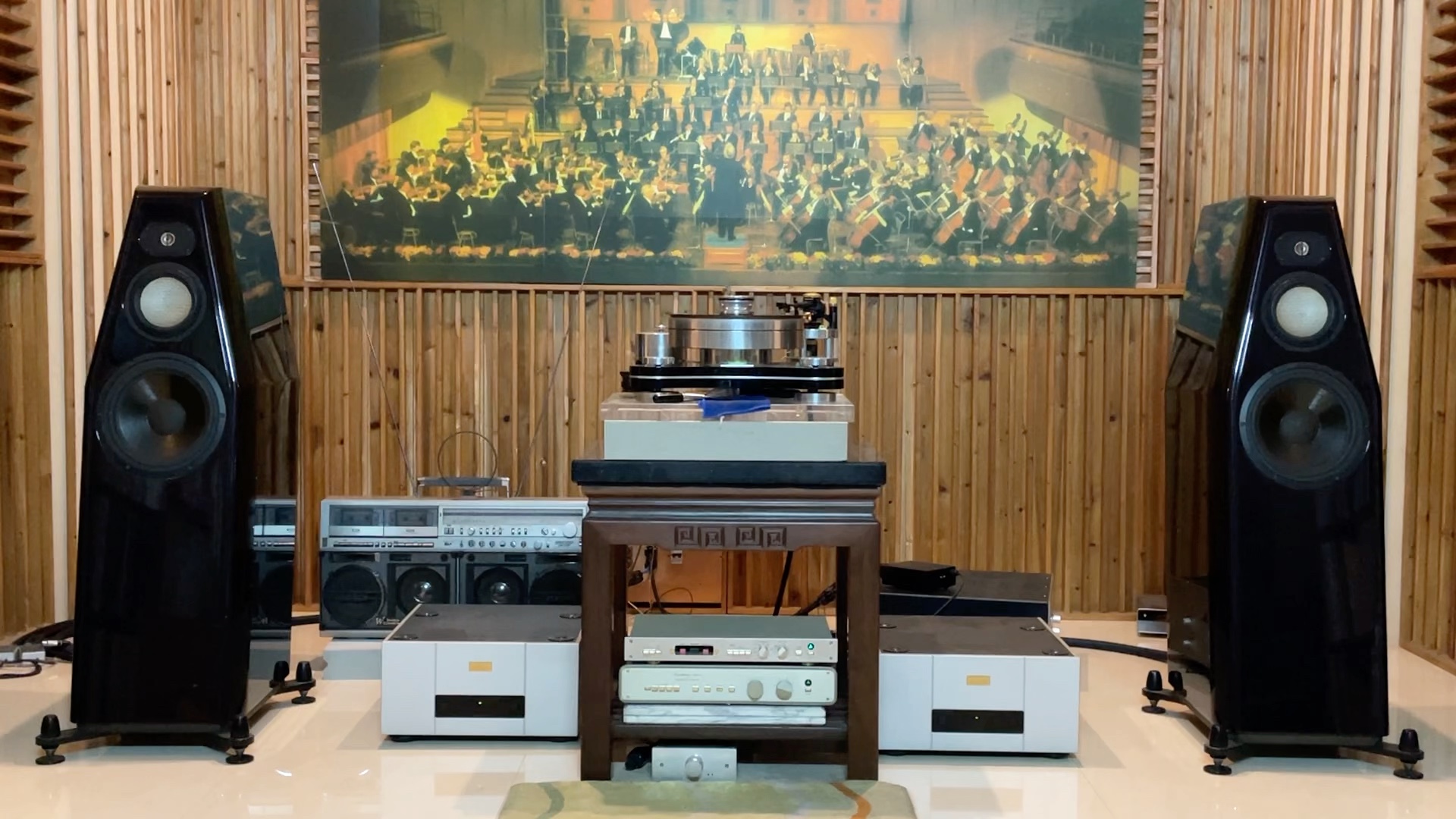 国际小提琴大师吕思清与俞丽拿分别演绎思乡曲与梁祝.