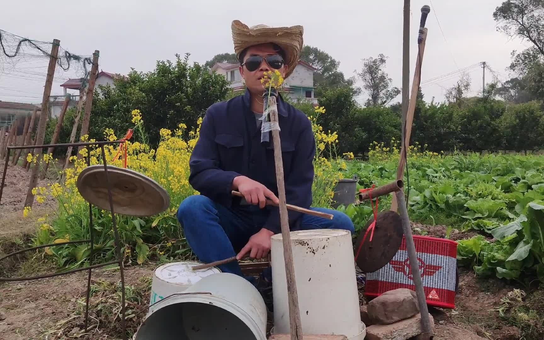 广西老表《广东爱情故事》,唱出广东没有爱情只有干不完流水线