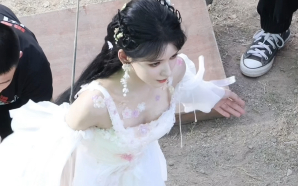 张予曦《斗罗大陆2》路透是仙女从天上降落没错了