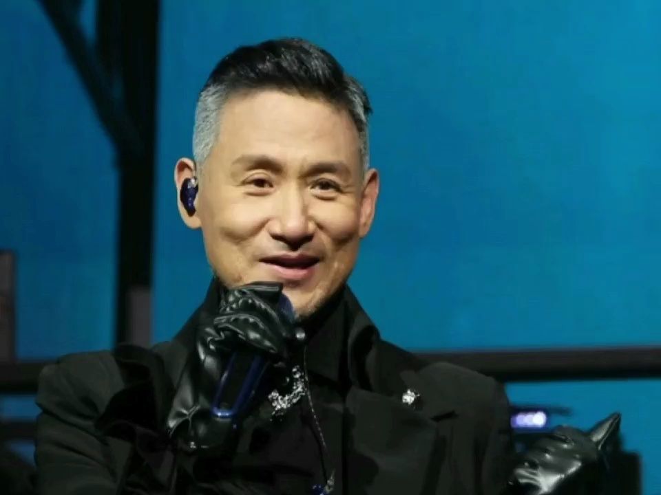 62岁张学友被曝进icu,三场演唱会宣布取消,目前已回香港休养