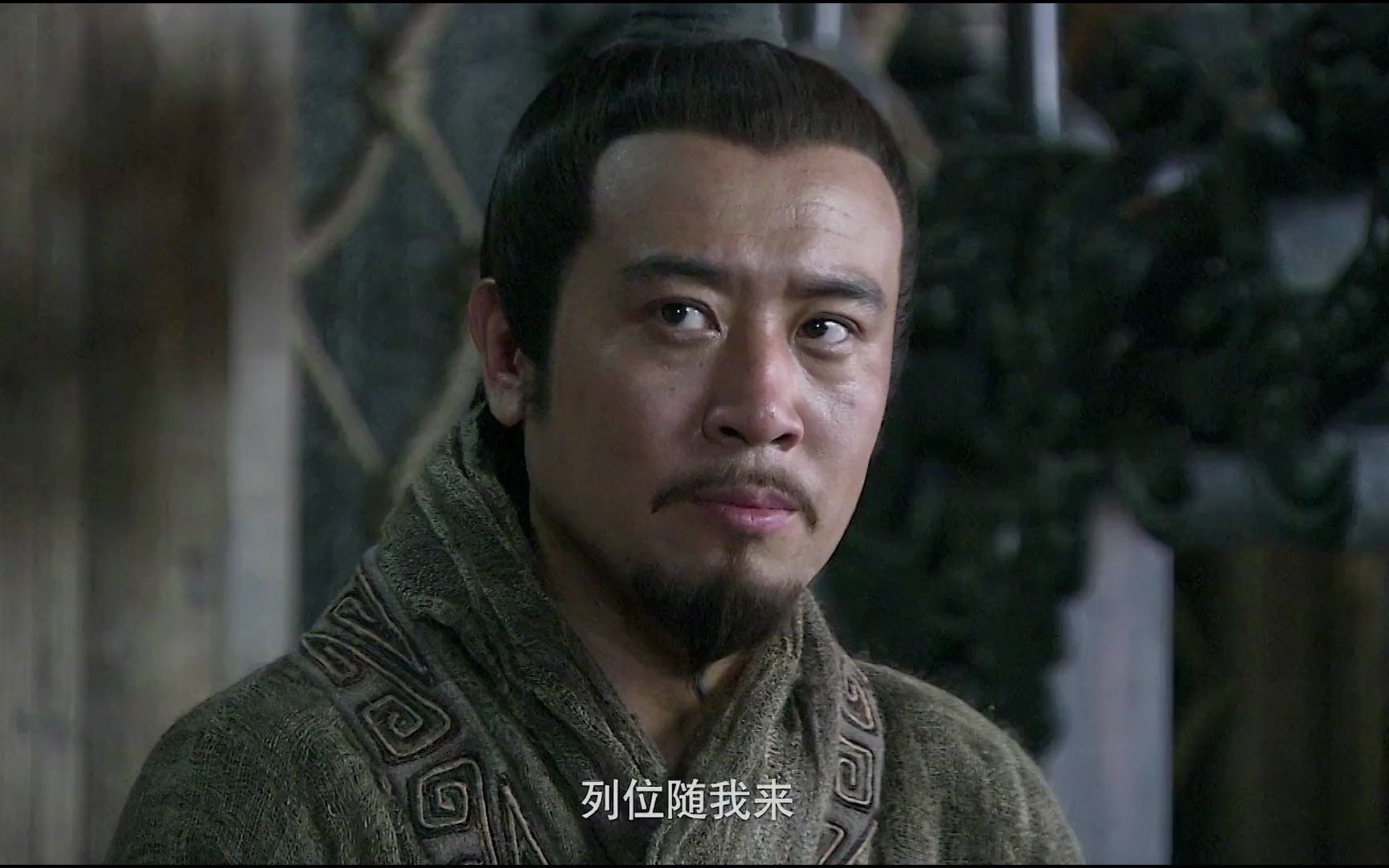 新三国演义:吕布辕门劝架, 一箭吓坏张翼德:贼吕布好生勇猛,我不如他!