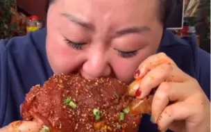 下载视频: 胖姐姐吃肉肉啦！减肥节食必备