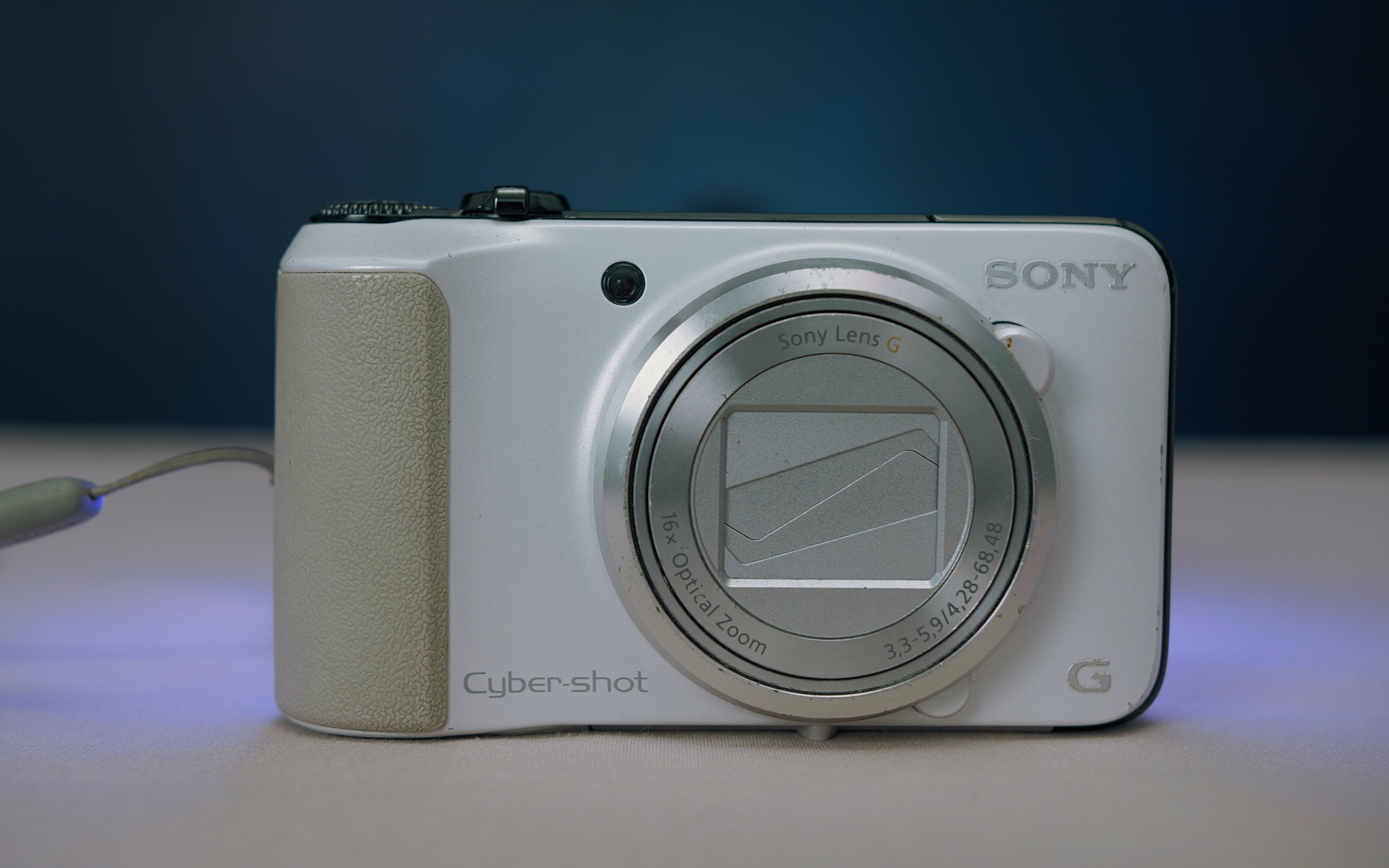 拿个破卡片机就是森山大道拍的烂片事实说明还不够格哈哈哈