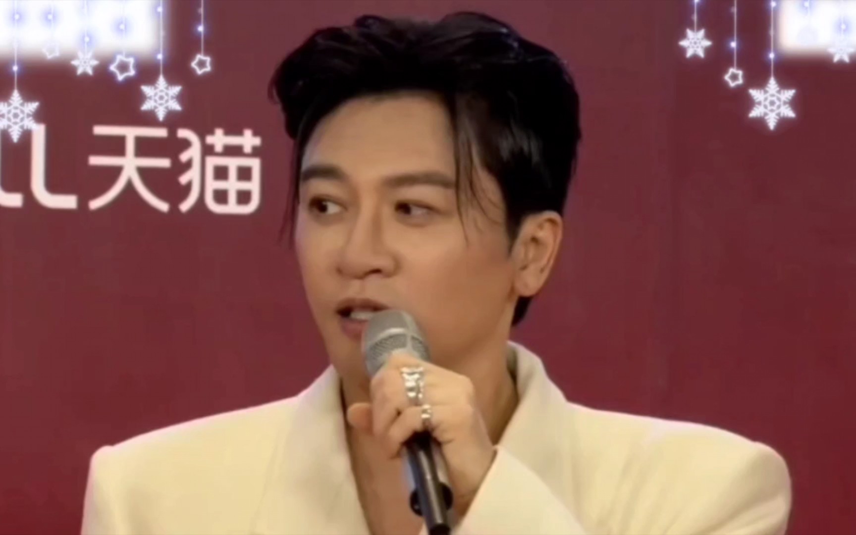 苏有朋双11惊喜夜红毯采访