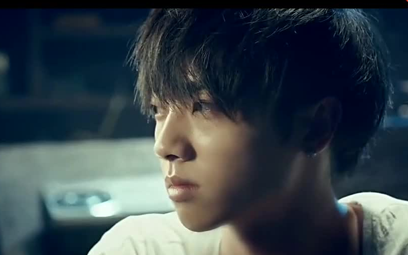 华晨宇 《烟火里的尘埃》mv