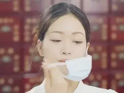 Download Video: 直到总裁亲眼看见女人脱下口罩的面容，他才发现，前妻竟是举世无双的神医