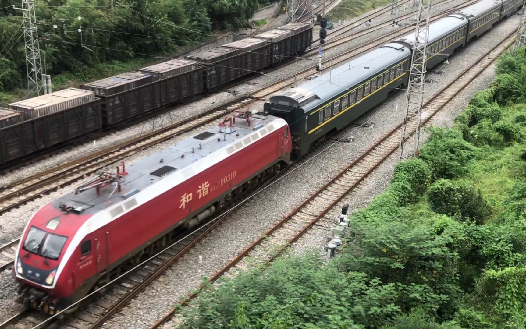 [中国铁路]武局南段hxd1d-0310牵引客车z334次成都东～深圳东两道通过