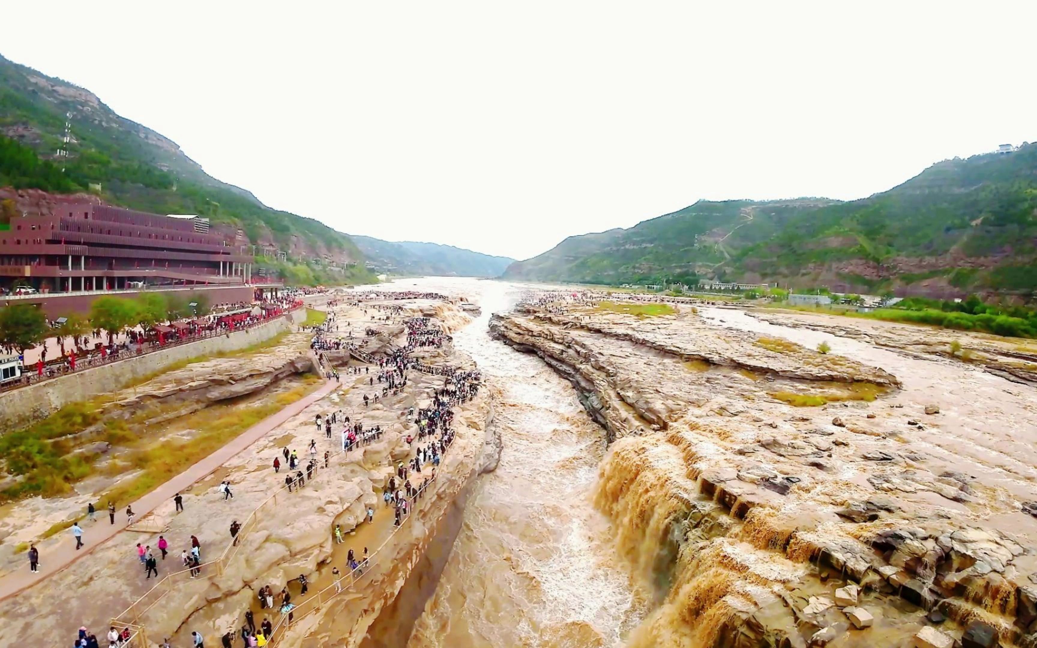 在壶口瀑布过国庆节