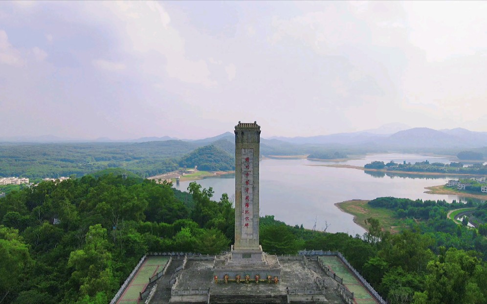 [图]2021年9月30日是第八个烈士纪念日。山河已无恙，这盛世已如你们所愿。向先烈致敬！向伟大的祖国人民敬礼！