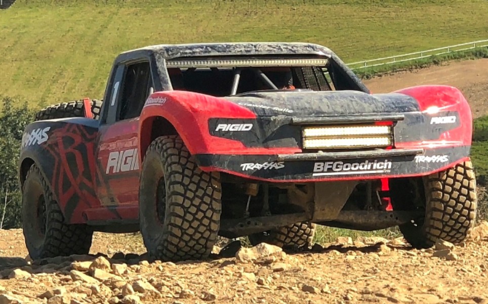 【户外飞坡】traxxas遥控直桥短卡 udr 1/7 遥控车