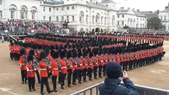 Download Video: 2011年trooping the colour《英国掷弹兵》与《高地男孩》