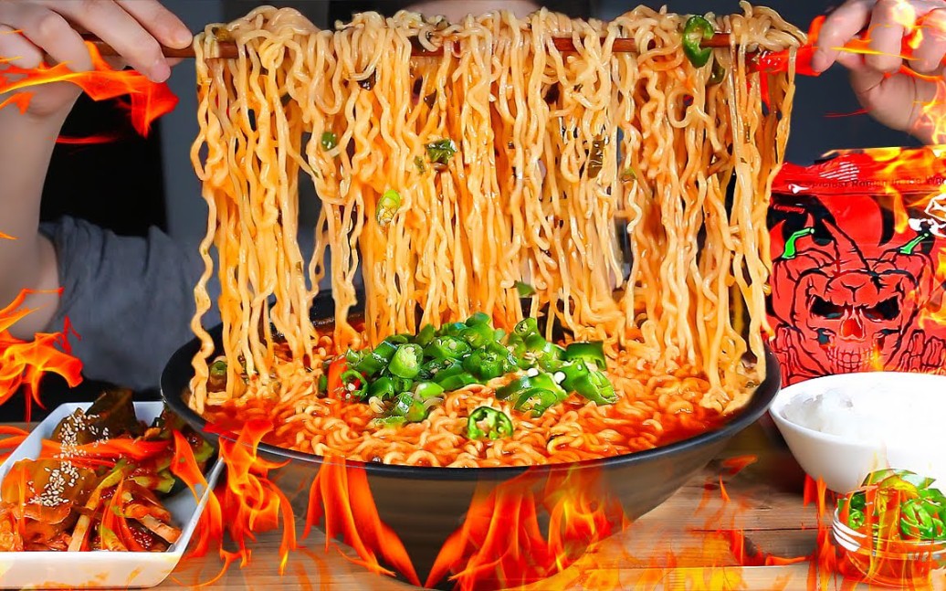 [fune](中字)3包魔鬼拉面还要加辣椒 1碗米饭! 她的饭量也不小啊!