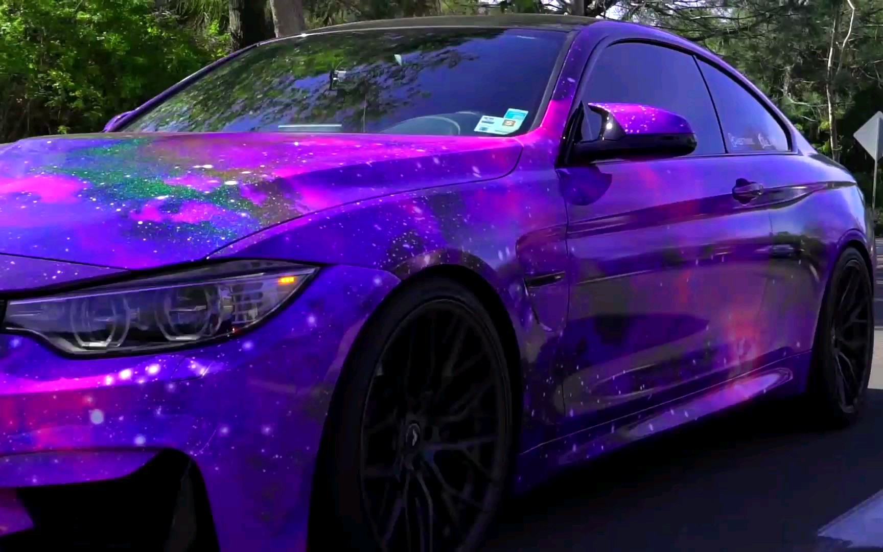 宝马m4车身改色贴膜紫色星空膜._哔哩哔哩_bilibili