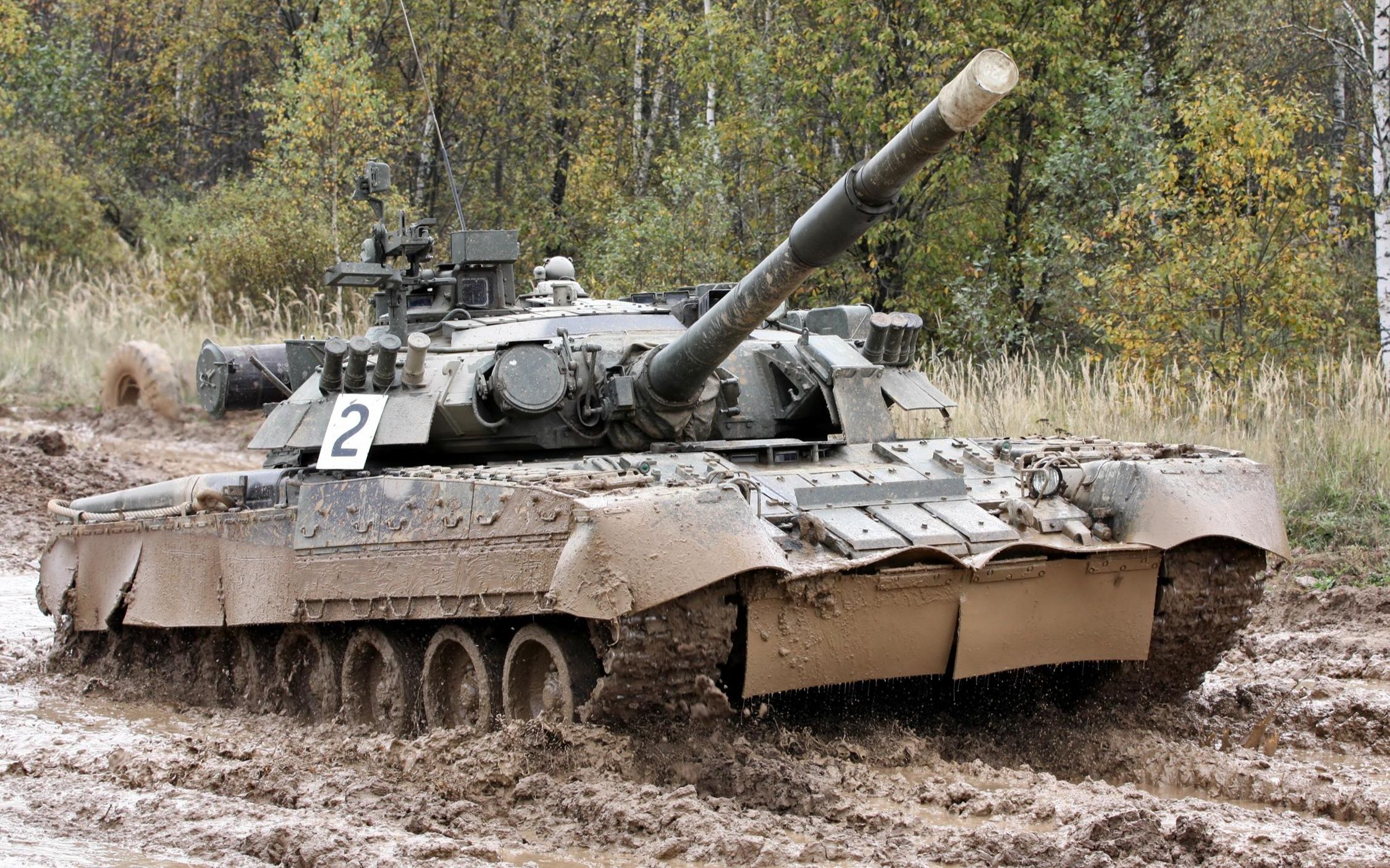 【战争雷霆】萌新的t-80u被6辆坦克围攻,逐一反杀