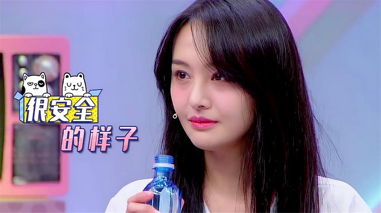 郑爽试喝会电人的水,被小s嘲讽智商不高!s说什么大实话!