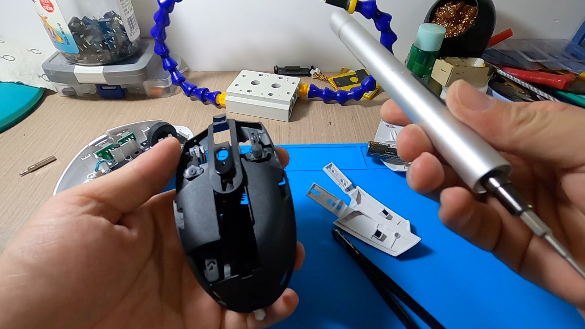 罗技g304鼠标拆解更换静音微动