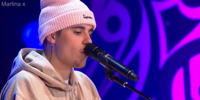 [图]Justin Bieber - Hold tight (Live in Toronto 7.12.2015)