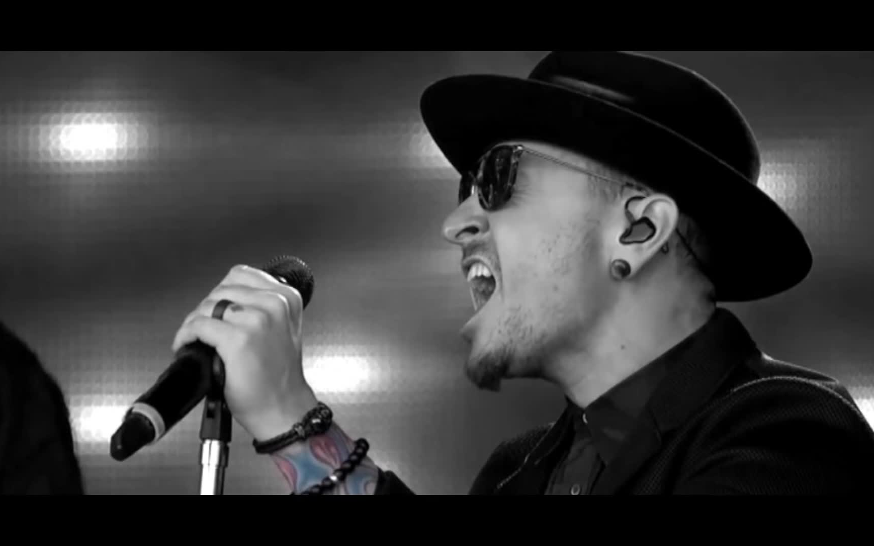 linkin park - one more light (致敬查斯特·貝寧頓)_嗶哩嗶哩_bili