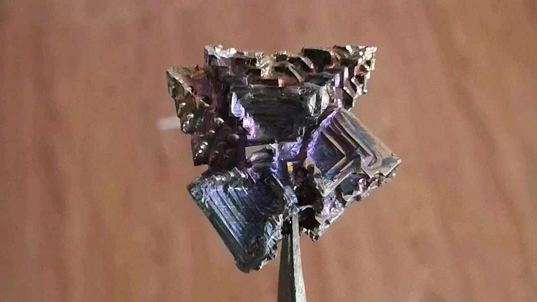 超好看的铋晶体