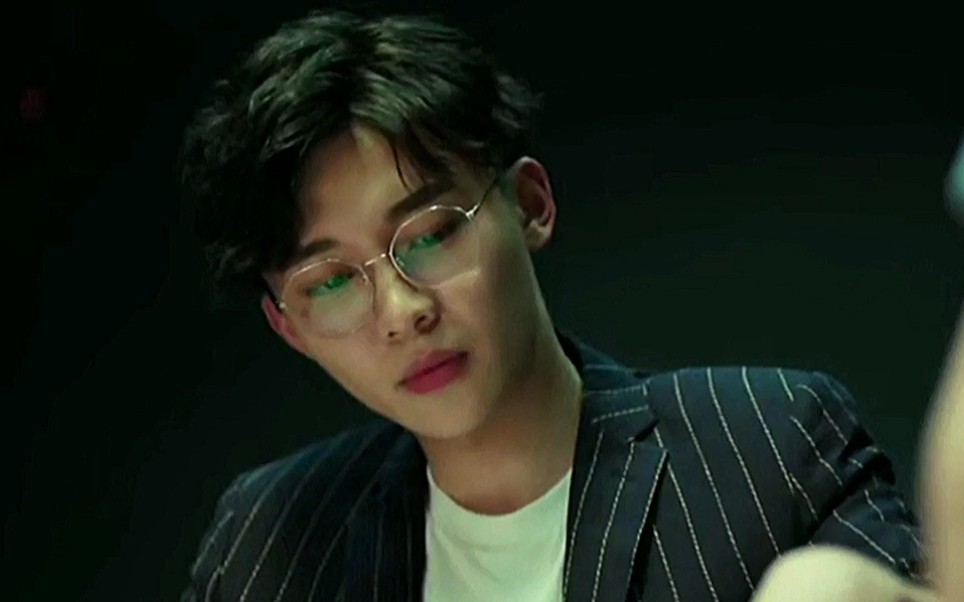 【刘怡潼】不怕反派坏,就怕反派帅