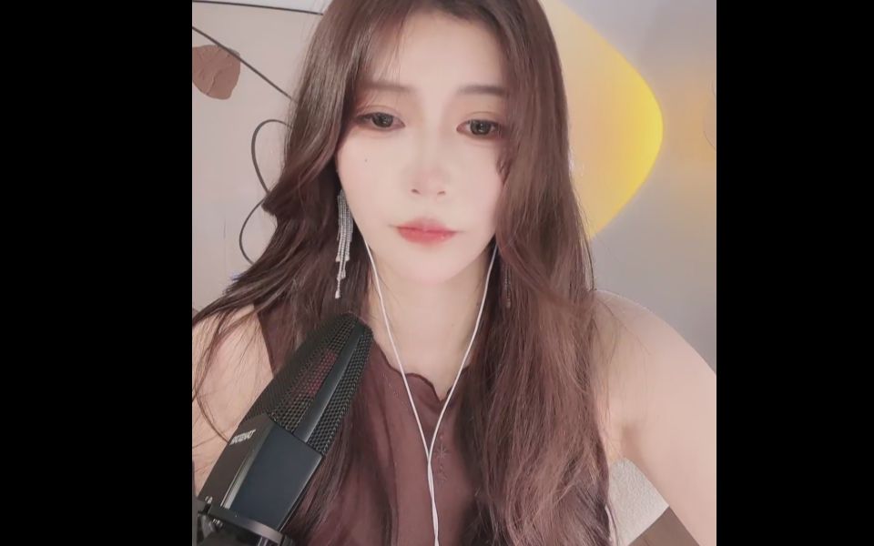 迷人的张奶奶_230419_234005 显胸 细腰 苗条 御姐 36d 舞蹈 诱惑