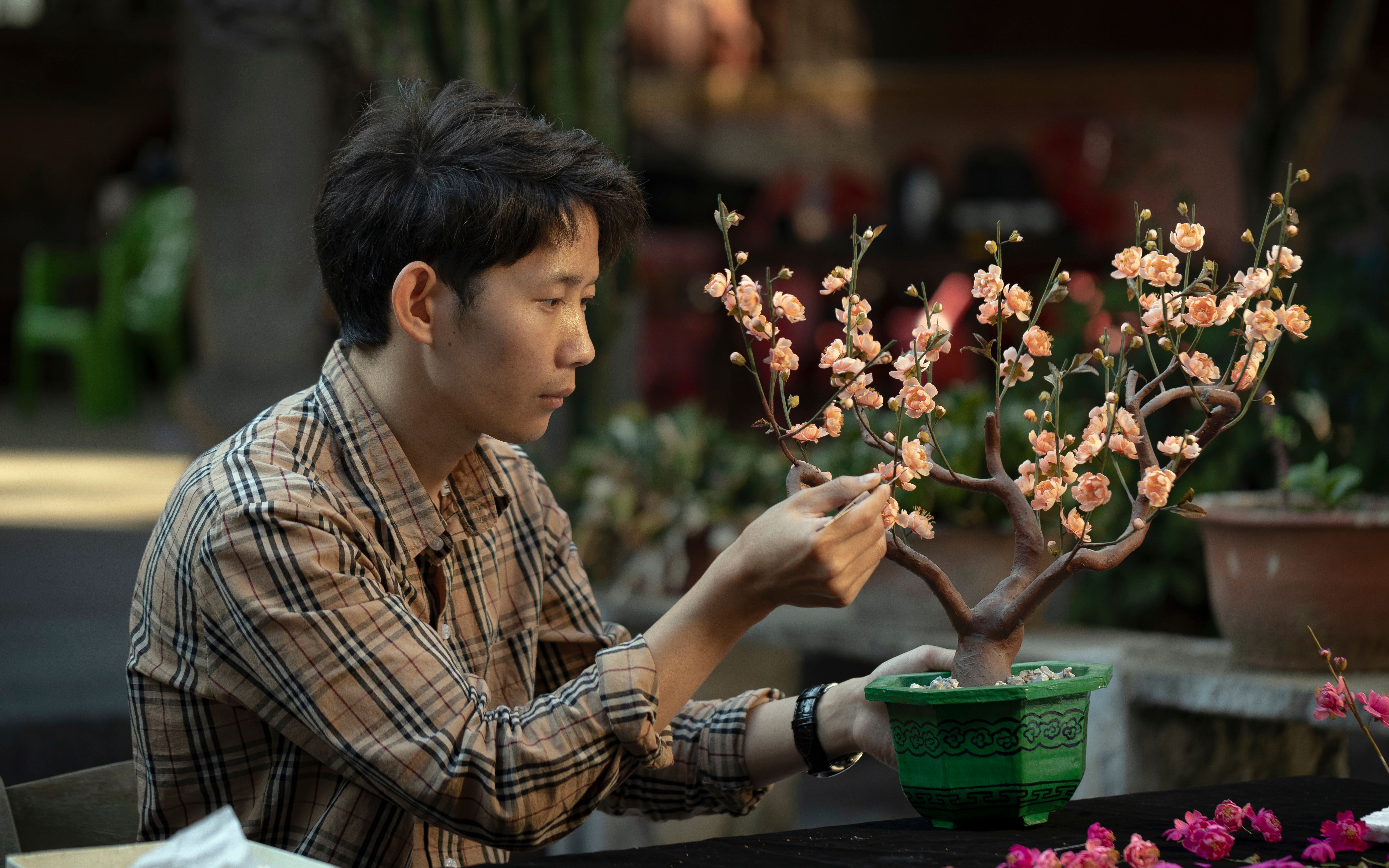 [图]埔寨纸花：似花而非花，巧手夺造化