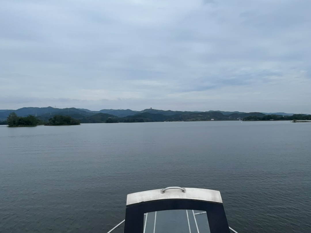 三岔湖景区湖中景色 山外有湖湖内有山,烟波浩淼,呼吸新鲜空气