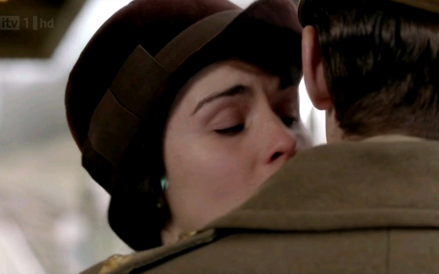 【唐顿庄园】mary和马修车站分别,最好的祝愿是"safe and sound"_哔哩