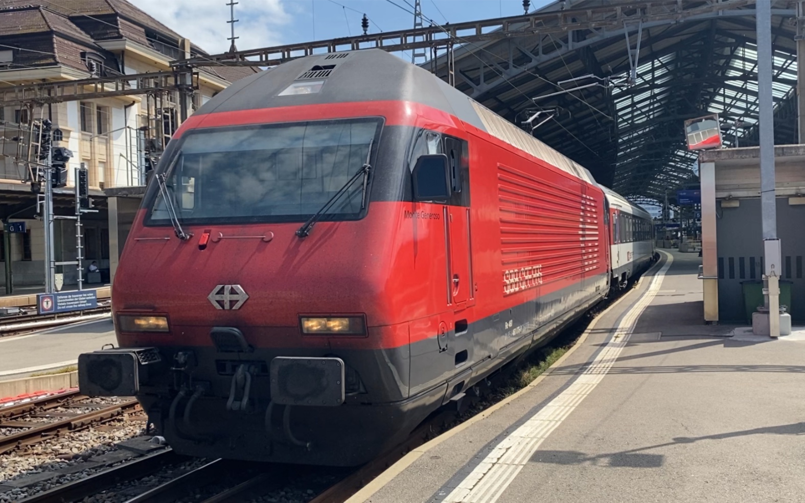 瑞士联邦铁路re460电力机车牵引推挽列车ic1线genève-aéroport