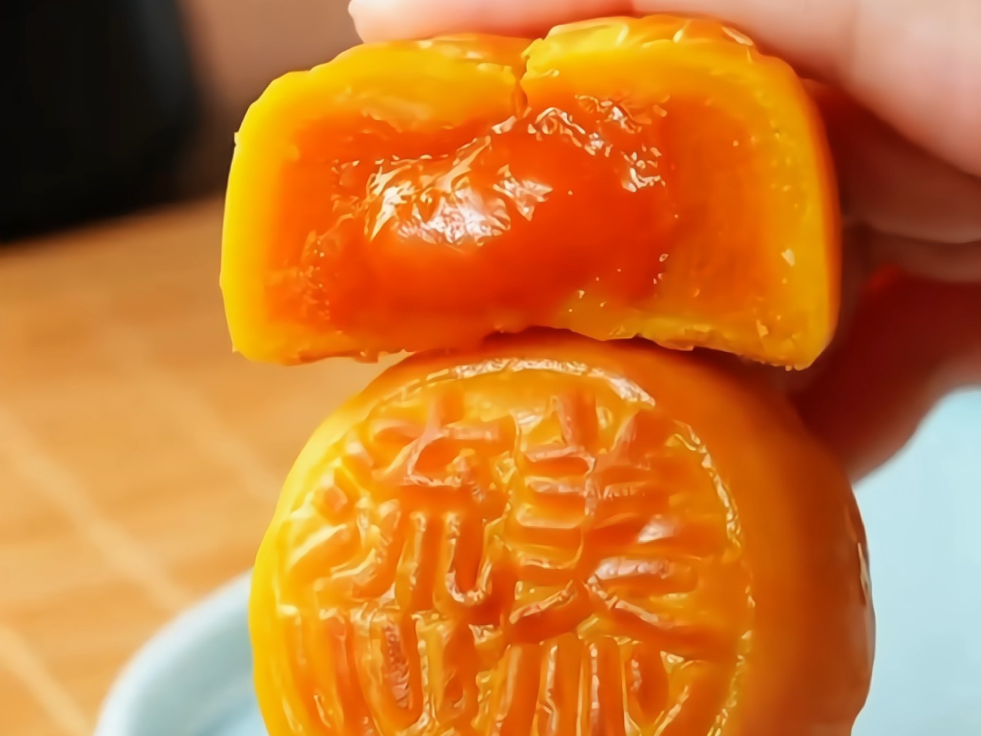 流心奶黄港式月饼礼盒360g 8枚装,软糯香甜,甜而不腻