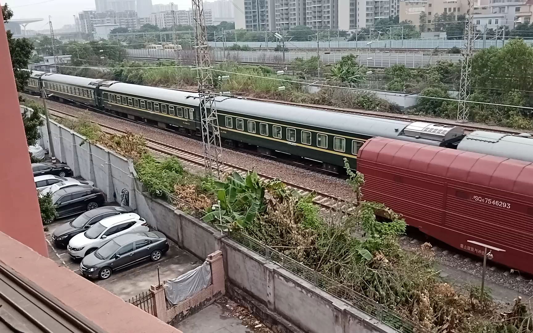 广铁广段ss8牵引k511次列车从广州北站通过