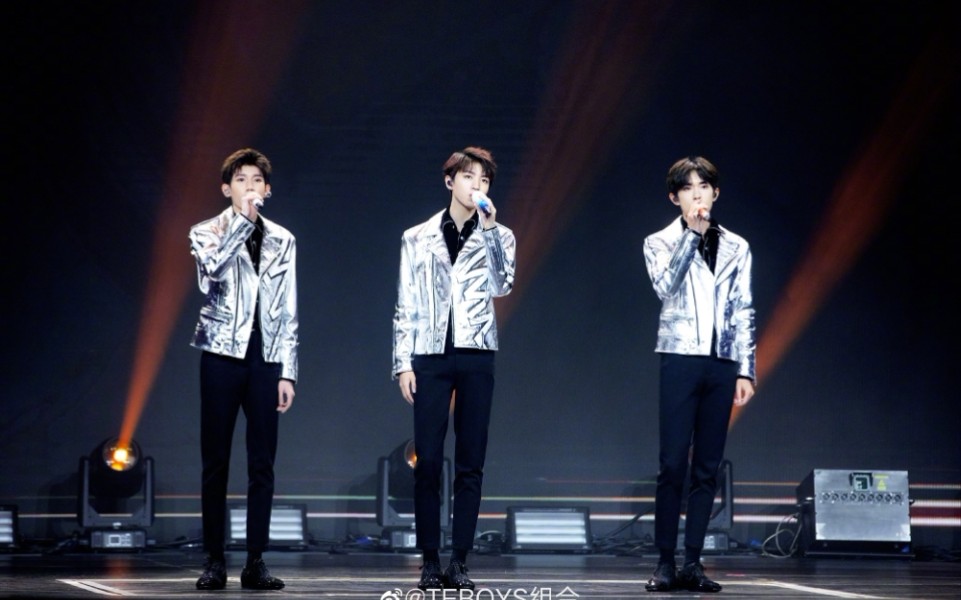 [图][2019微博之夜] TFBOYS《青春修炼手册+宠爱+第一次告白》歌曲串烧