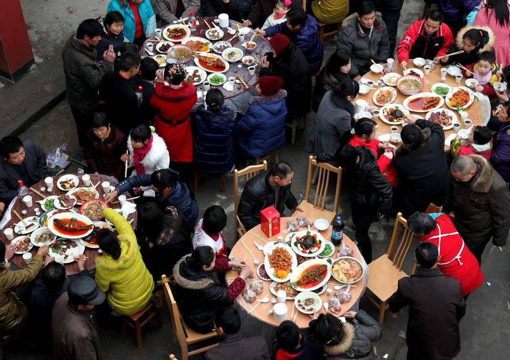 受疫情的影响,一些农村已不允许大操大办红白喜事了,你怎么看?