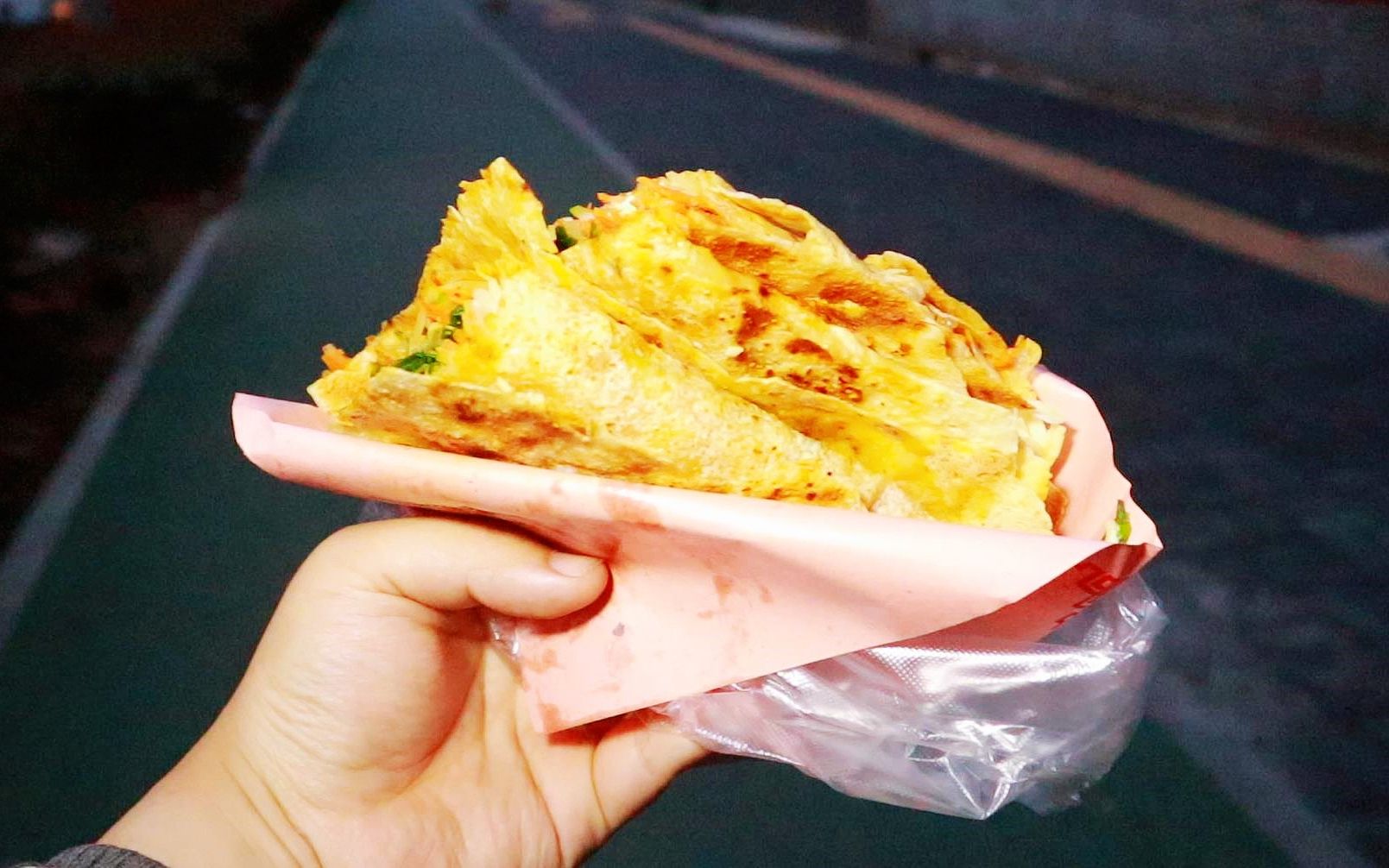 煎饼升级“菜煎饼”,自助选菜,6元一个,味道挺棒啊哔哩哔哩bilibili