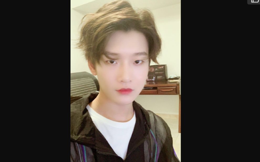 【花少北】六道看花少北611的生日自拍:幽怨的小兔子?哈哈哈