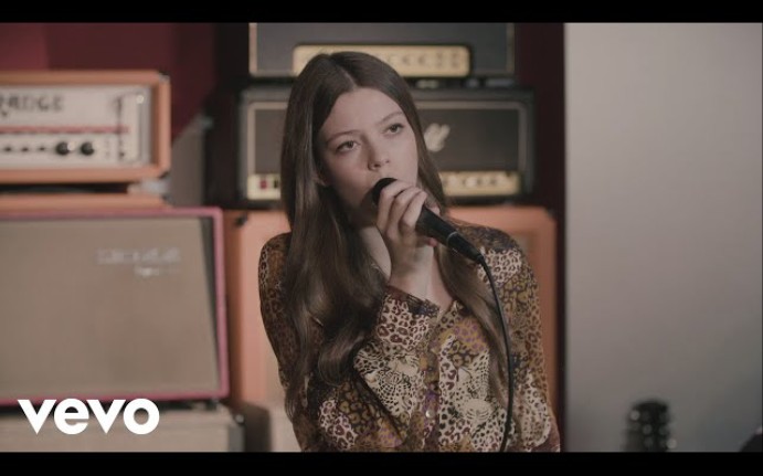 [图]【Courtney Hadwin】摇滚版的《Old Town Road》！