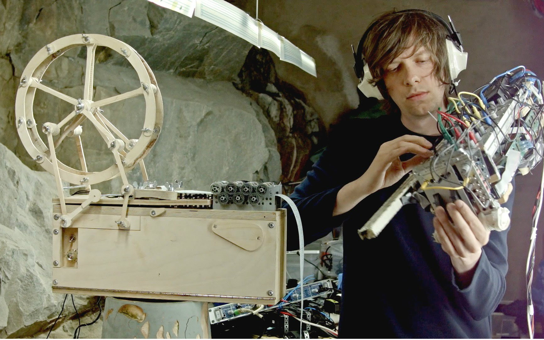 [图]【Wintergatan】弹子音乐盒第二弹：手制八音盒&小提琴演奏 Music Box & Moduli