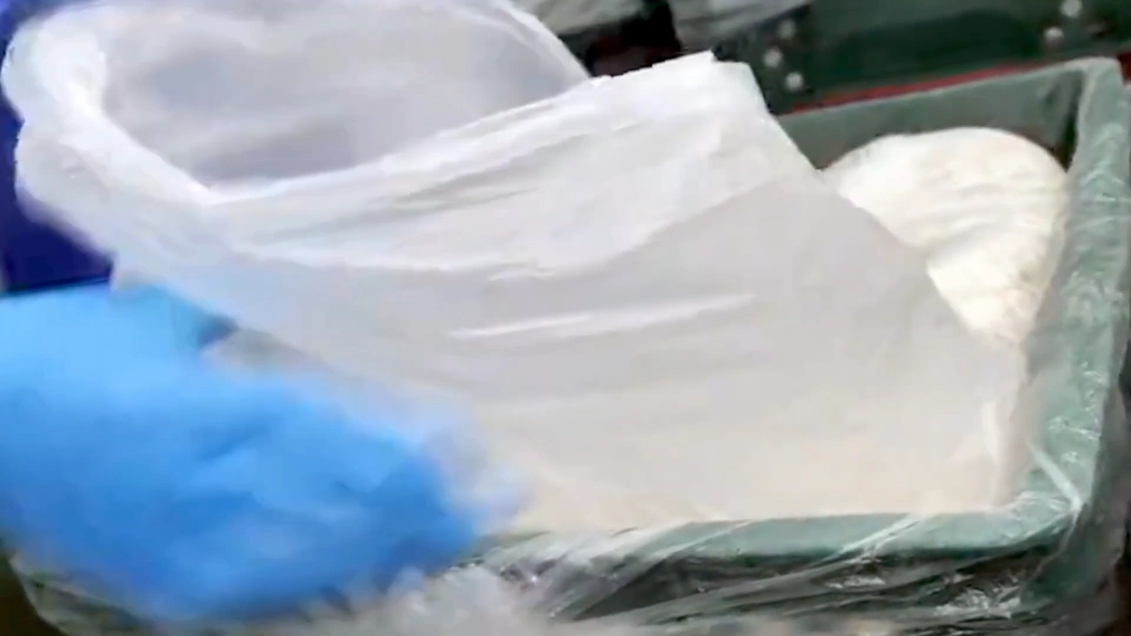 探秘寿司工厂,流水线制作寿司