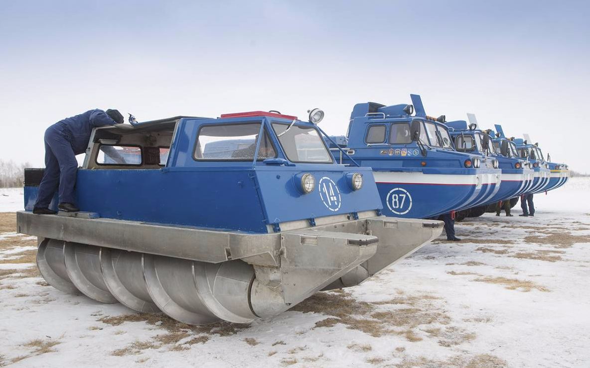 没有车轮的螺旋推进车,越野能力比悍马还牛?