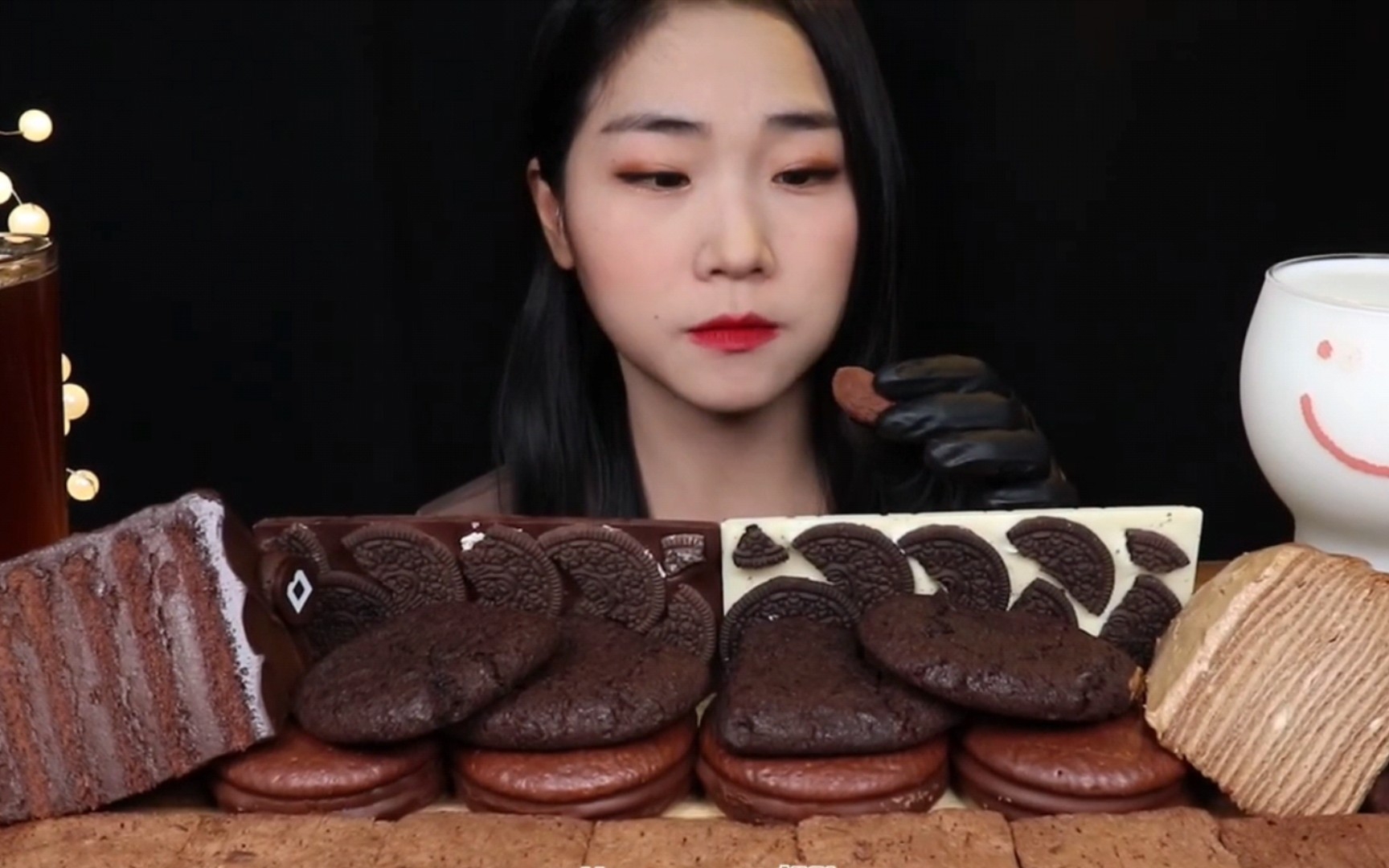 haeeon 巧克力甜品吃播分享 巧克力威化 布朗尼 巧克力千层 巧克力派